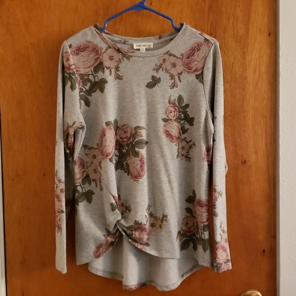 Faith and Joy Tops - Lightweight, soft floral sweater, S